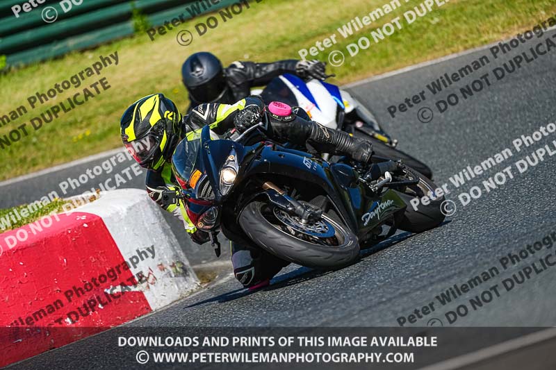 enduro digital images;event digital images;eventdigitalimages;mallory park;mallory park photographs;mallory park trackday;mallory park trackday photographs;no limits trackdays;peter wileman photography;racing digital images;trackday digital images;trackday photos